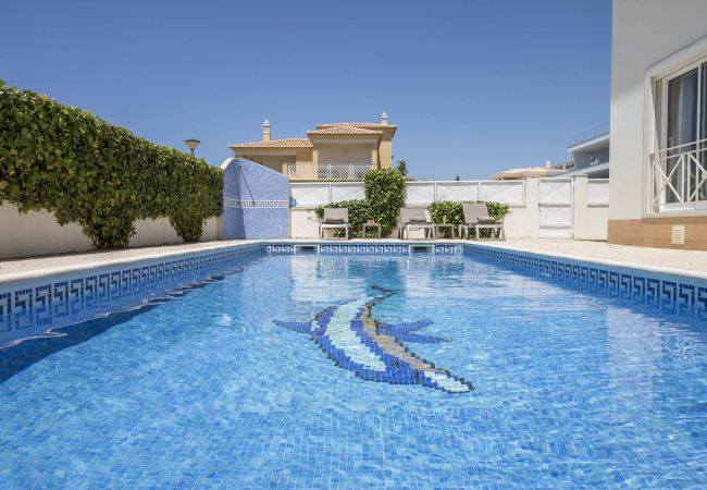 Villa em Galé - Villa Maresia | 4 Quartos | A Pé da Praia | Galé Villa em Galé - Villa Maresia | 4 Quartos | A Pé da Praia | Galé