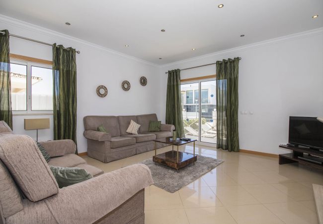 Villa em Galé - Villa Maresia | 4 Quartos | A Pé da Praia | Galé Villa em Galé - Villa Maresia | 4 Quartos | A Pé da Praia | Galé