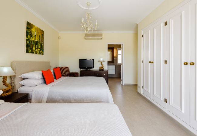 Villa em Quinta do Lago - Casa Lago- Quinta do Lago Villa em Quinta do Lago - Casa Lago- Quinta do Lago