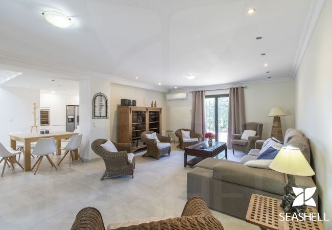 Villa em Loulé - Villa Isabelle | 4 Quartos | Privacidade Total | Loulé Villa em Loulé - Villa Isabelle | 4 Quartos | Privacidade Total | Loulé