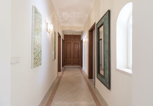 Villa em Vilamoura - Villa Magellan | 4 Quartos | Frente Golfe | Vilamoura Villa em Vilamoura - Villa Magellan | 4 Quartos | Frente Golfe | Vilamoura