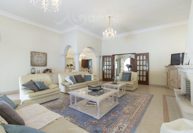 Villa em Vilamoura - Villa Magellan | 4 Quartos | Frente Golfe | Vilamoura Villa em Vilamoura - Villa Magellan | 4 Quartos | Frente Golfe | Vilamoura
