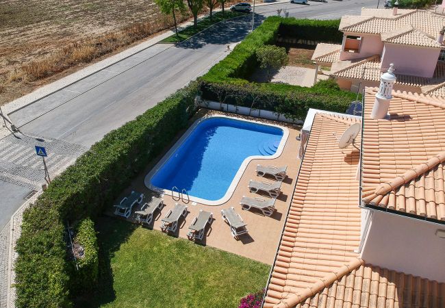 Villa em Albufeira - Villa Tulipa | 4 Quartos | Piscina Privada | Albufeira Villa em Albufeira - Villa Tulipa | 4 Quartos | Piscina Privada | Albufeira