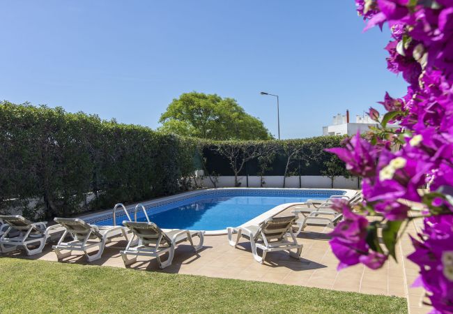 Villa em Albufeira - Villa Tulipa | 4 Quartos | Piscina Privada | Albufeira Villa em Albufeira - Villa Tulipa | 4 Quartos | Piscina Privada | Albufeira