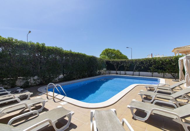 Villa em Albufeira - Villa Tulipa | 4 Quartos | Piscina Privada | Albufeira Villa em Albufeira - Villa Tulipa | 4 Quartos | Piscina Privada | Albufeira