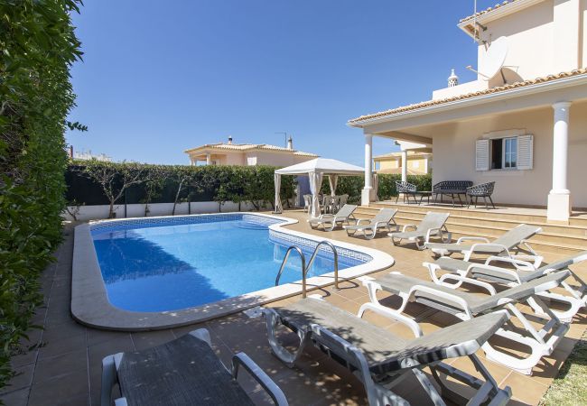 Villa em Albufeira - Villa Tulipa | 4 Quartos | Piscina Privada | Albufeira Villa em Albufeira - Villa Tulipa | 4 Quartos | Piscina Privada | Albufeira