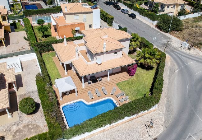 Villa em Albufeira - Villa Tulipa | 4 Quartos | Piscina Privada | Albufeira