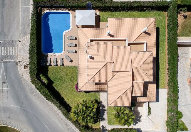 Villa em Albufeira - Villa Tulipa | 4 Quartos | Piscina Privada | Albufeira Villa em Albufeira - Villa Tulipa | 4 Quartos | Piscina Privada | Albufeira