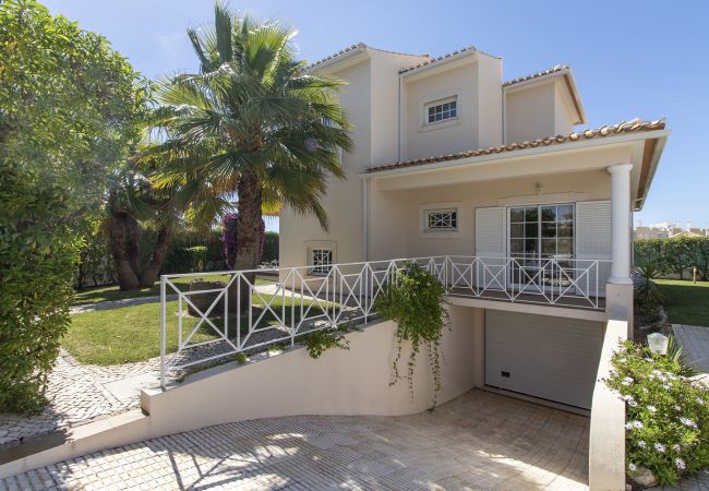 Villa em Albufeira - Villa Tulipa | 4 Quartos | Piscina Privada | Albufeira Villa em Albufeira - Villa Tulipa | 4 Quartos | Piscina Privada | Albufeira