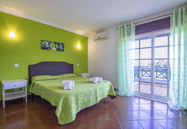 Villa em Albufeira - Villa Pacheco | 4 Quartos | Ao pé da praia | Olhos de Água Villa em Albufeira - Villa Pacheco | 4 Quartos | Ao pé da praia | Olhos de Água