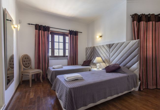 Villa em Galé - Villa Brisa do Mar | 4 Quartos | Perto da Praia | Galé Villa em Galé - Villa Brisa do Mar | 4 Quartos | Perto da Praia | Galé