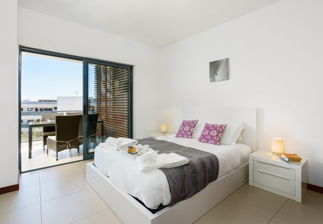 Apartamento em Lagos - Marina Village: Pool |Garage | Prime Location | AC Apartamento em Lagos - Marina Village: Pool |Garage | Prime Location | AC