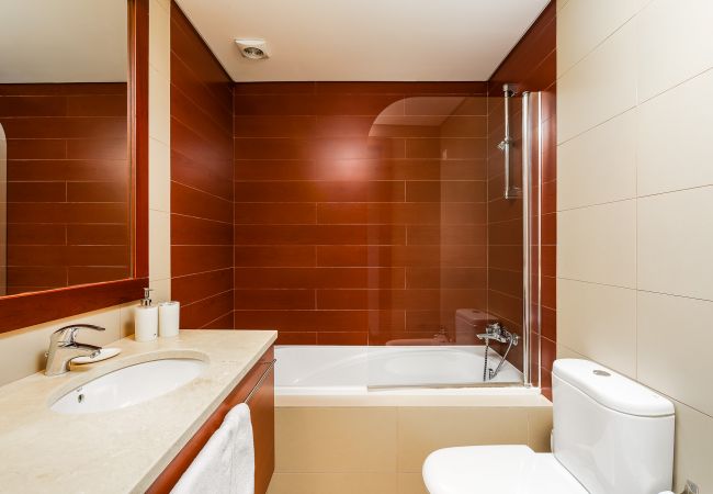 Apartamento em Lagos - Marina Village: Pool |Garage | Prime Location | AC Apartamento em Lagos - Marina Village: Pool |Garage | Prime Location | AC