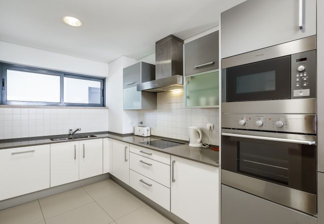 Apartamento em Lagos - Marina Village: Pool |Garage | Prime Location | AC Apartamento em Lagos - Marina Village: Pool |Garage | Prime Location | AC