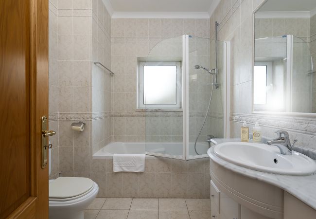 Apartamento em Lagos - Meia Praia Beach: GOLF| Perfect for Families | Entire Apt Apartamento em Lagos - Meia Praia Beach: GOLF| Perfect for Families | Entire Apt