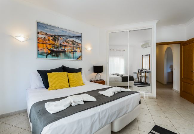 Apartamento em Lagos - Meia Praia Beach: GOLF| Perfect for Families | Entire Apt Apartamento em Lagos - Meia Praia Beach: GOLF| Perfect for Families | Entire Apt