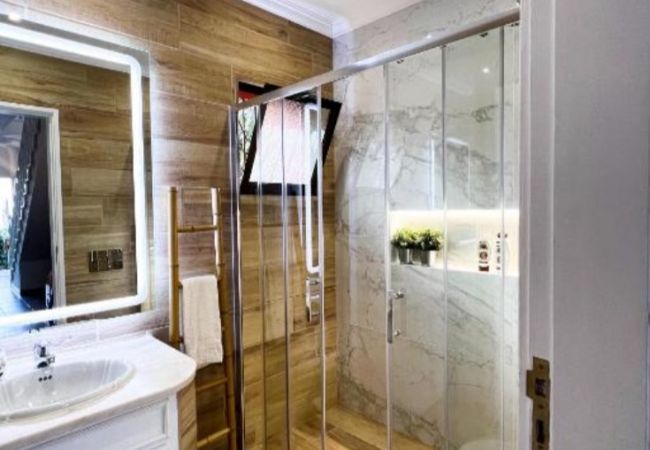 Villa em Faro - Villa Sunshine | 5 Quartos | Ensolarada | Faro Villa em Faro - Villa Sunshine | 5 Quartos | Ensolarada | Faro