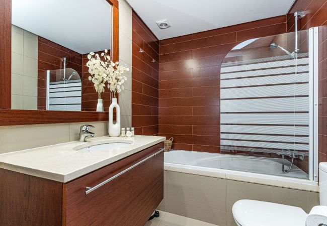 Apartamento em Lagos - Marina Village | Piscina | Garagem Apartamento em Lagos - Marina Village | Piscina | Garagem