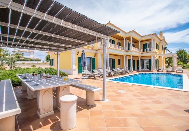 Villa em Albufeira - Villa Iris | 5 Quartos | Premium | Galé Villa em Albufeira - Villa Iris | 5 Quartos | Premium | Galé