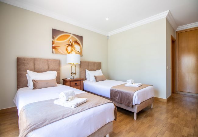 Villa em Albufeira - Villa Iris | 5 Quartos | Premium | Galé Villa em Albufeira - Villa Iris | 5 Quartos | Premium | Galé