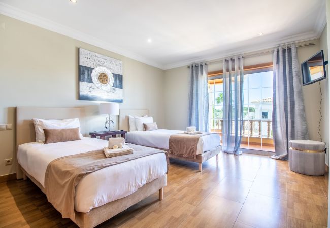 Villa em Albufeira - Villa Iris | 5 Quartos | Premium | Galé Villa em Albufeira - Villa Iris | 5 Quartos | Premium | Galé