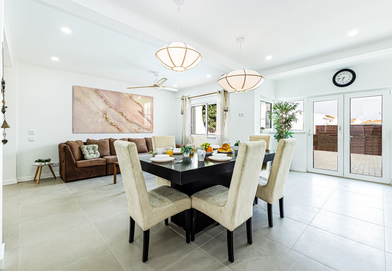 Villa em Lagos - Chilling in Lagos: Location | Pool | BBQ | Friends 