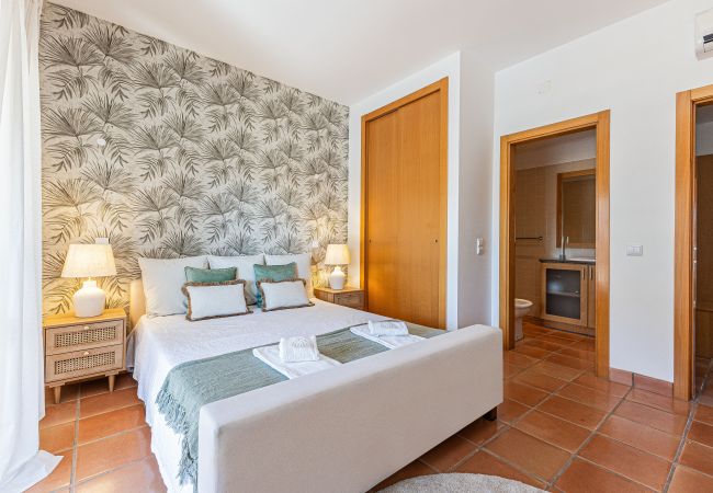 Apartamento em Lagos - Marina Park | Outside Pool | Garage | Balcony Apartamento em Lagos - Marina Park | Outside Pool | Garage | Balcony