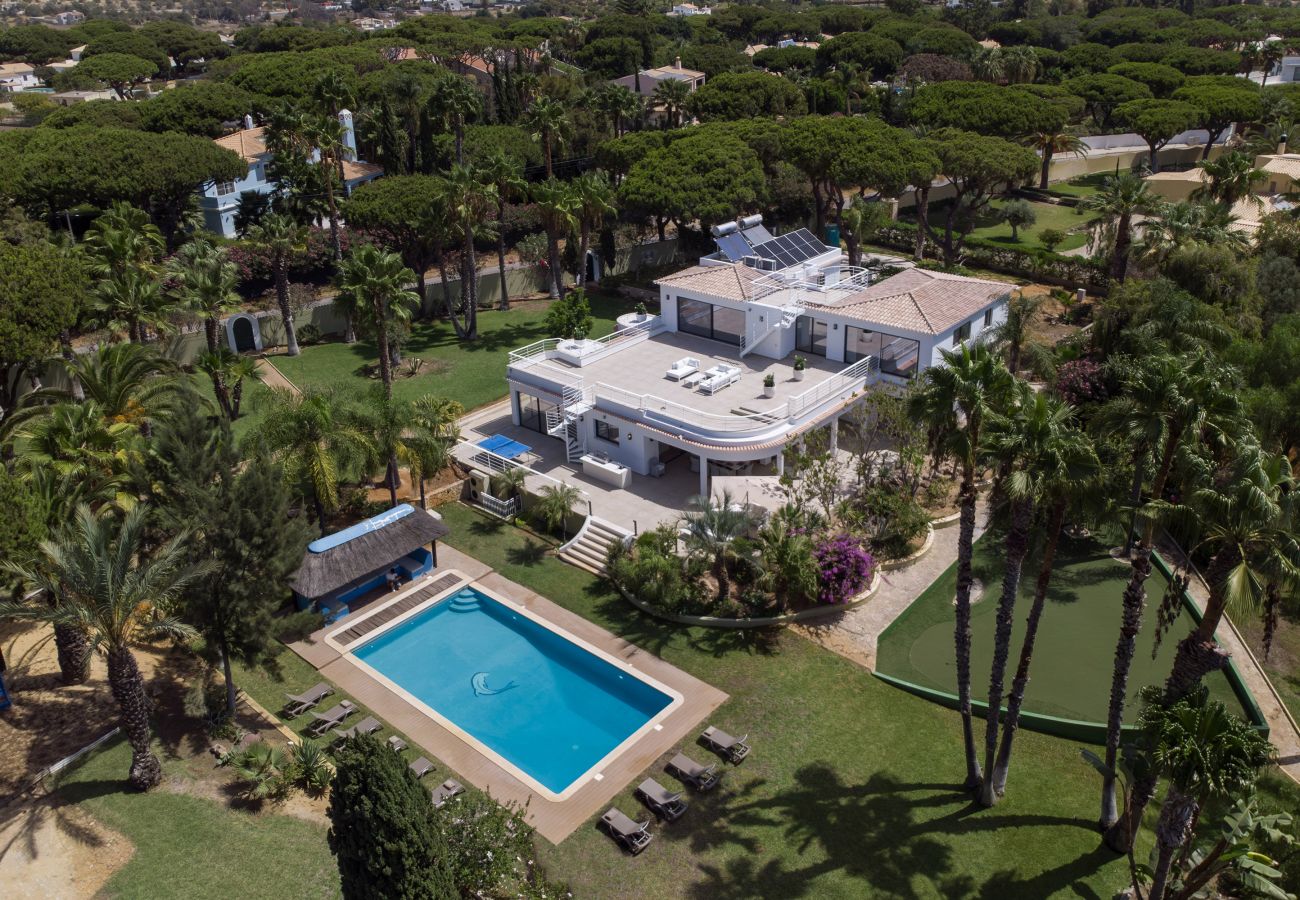 Villa em Vilamoura - Villa Natura | 6 Quartos | Villa Espetacular com Jardim Espaçoso | Vilamoura