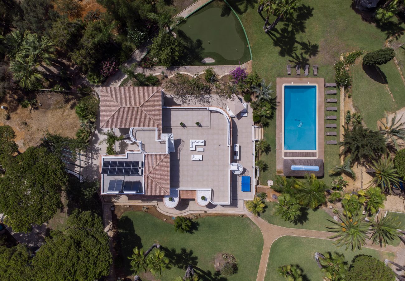 Villa em Vilamoura - Villa Natura | 6 Quartos | Villa Espetacular com Jardim Espaçoso | Vilamoura
