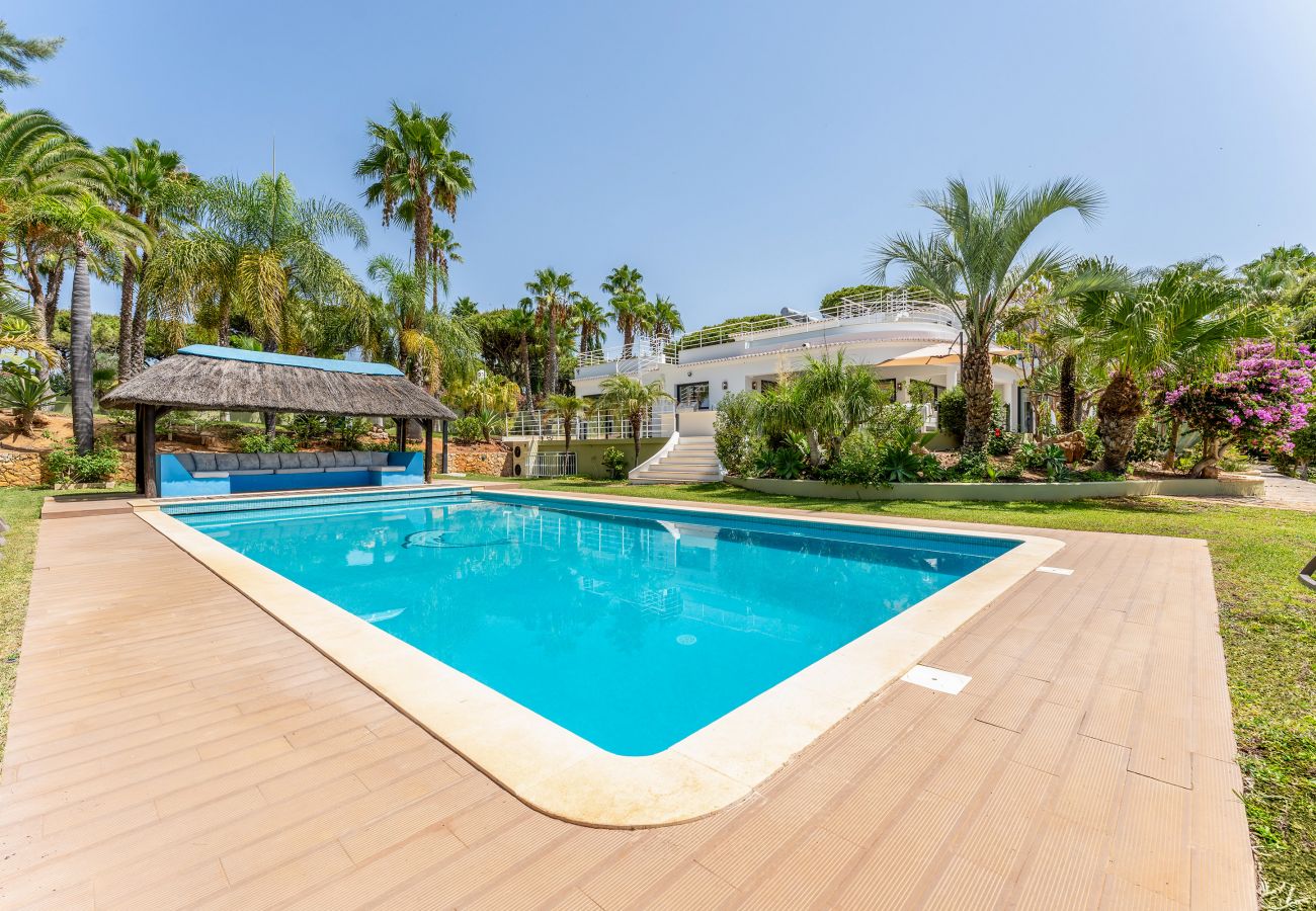 Villa em Vilamoura - Villa Natura | 6 Quartos | Villa Espetacular com Jardim Espaçoso | Vilamoura