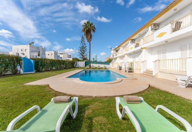 Casa geminada em Albufeira - Casa Pimenta | 5 Quartos | Central | Olhos de Água