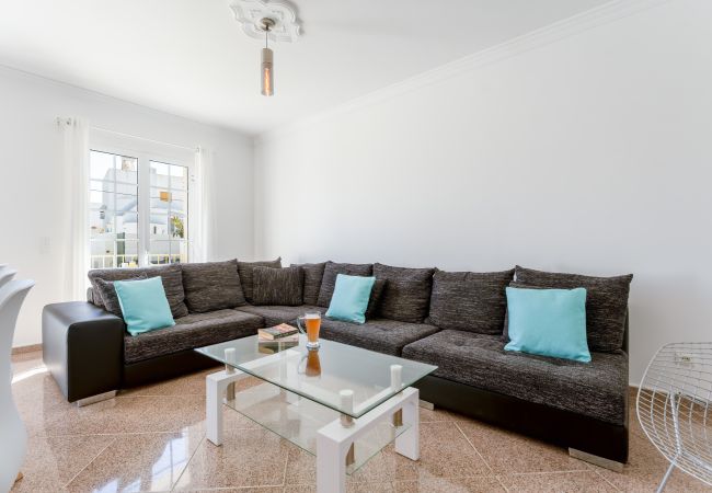 Casa geminada em Albufeira - Casa Sal | 4 Quartos | Central | Olhos de Água Casa geminada em Albufeira - Casa Sal | 4 Quartos | Central | Olhos de Água