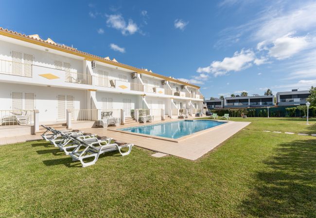 Casa geminada em Albufeira - Casa Sal | 4 Quartos | Central | Olhos de Água