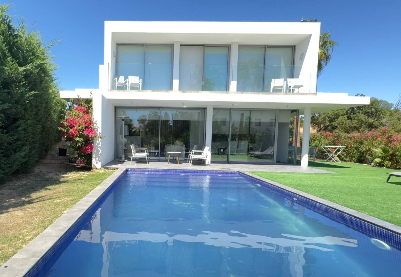 Villa em Pêra - Villa Pêra