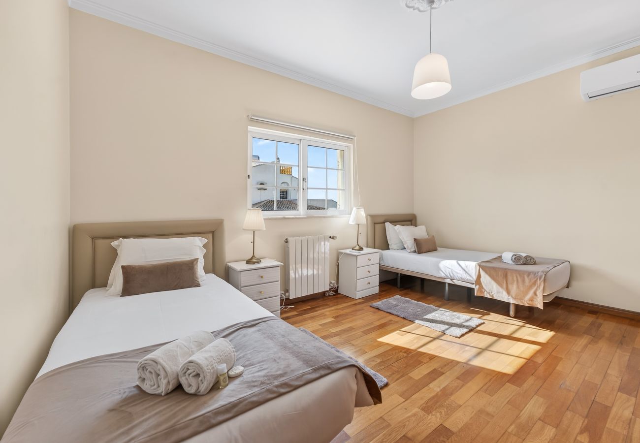 Villa em Albufeira - Villa Girassol | 5 Quartos | Central | Albufeira