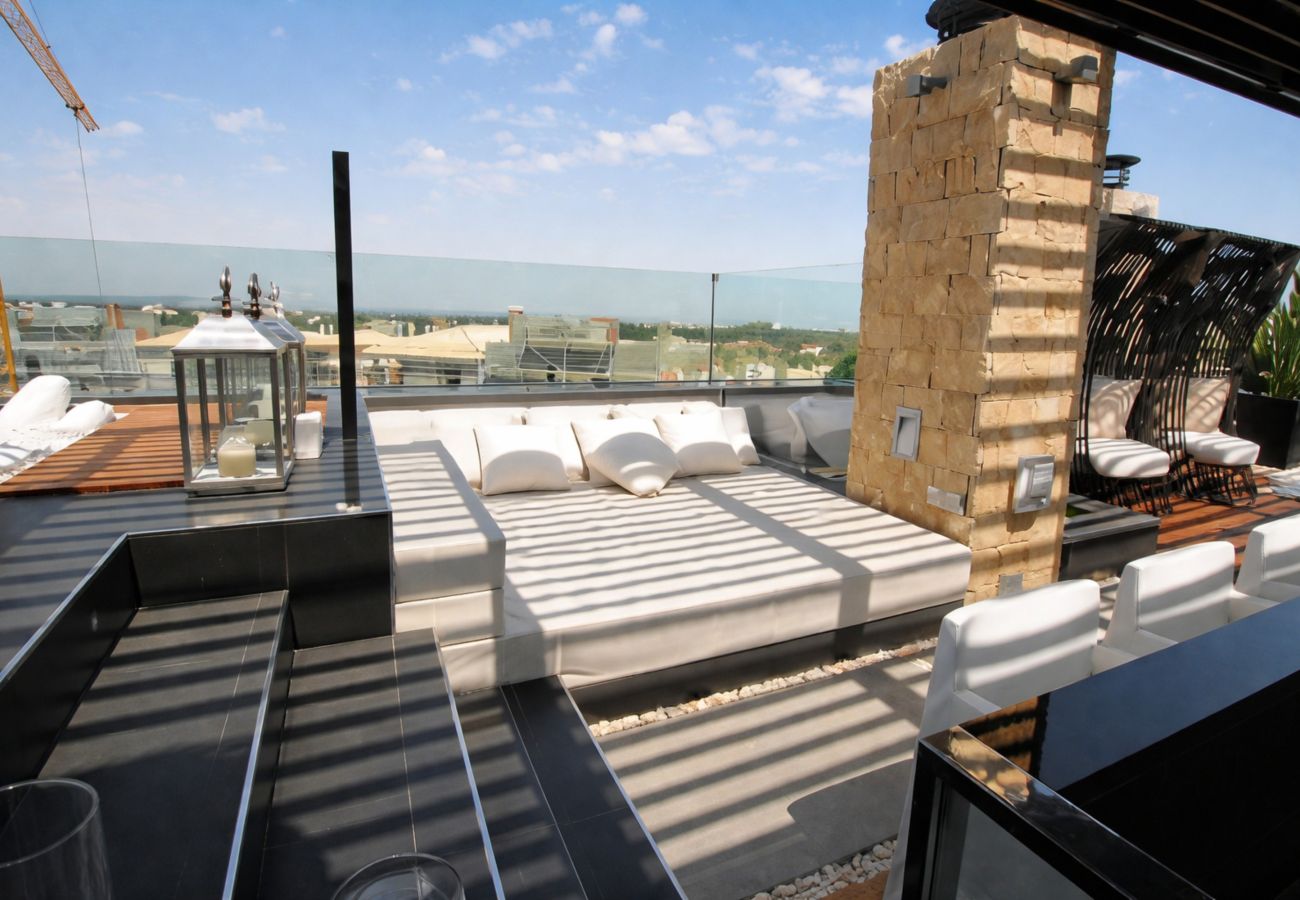 Apartamento em Albufeira - Penthouse Grand Noir | Jacuzzi Exterior | Perto da Oura