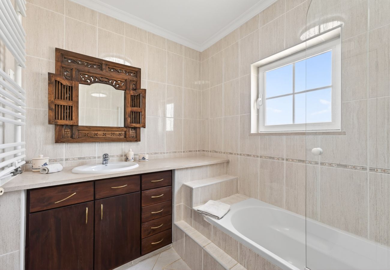 Villa em Albufeira - Villa Feliz | 4 quartos | Próximo a Marina | Albufeira