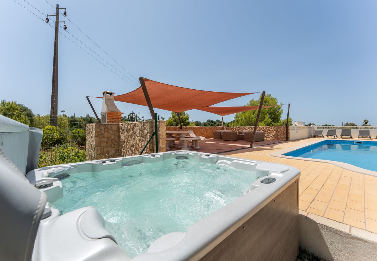 Villa em Carvoeiro - Villa Ursa | 6 quartos | Jacuzzi | Benagil