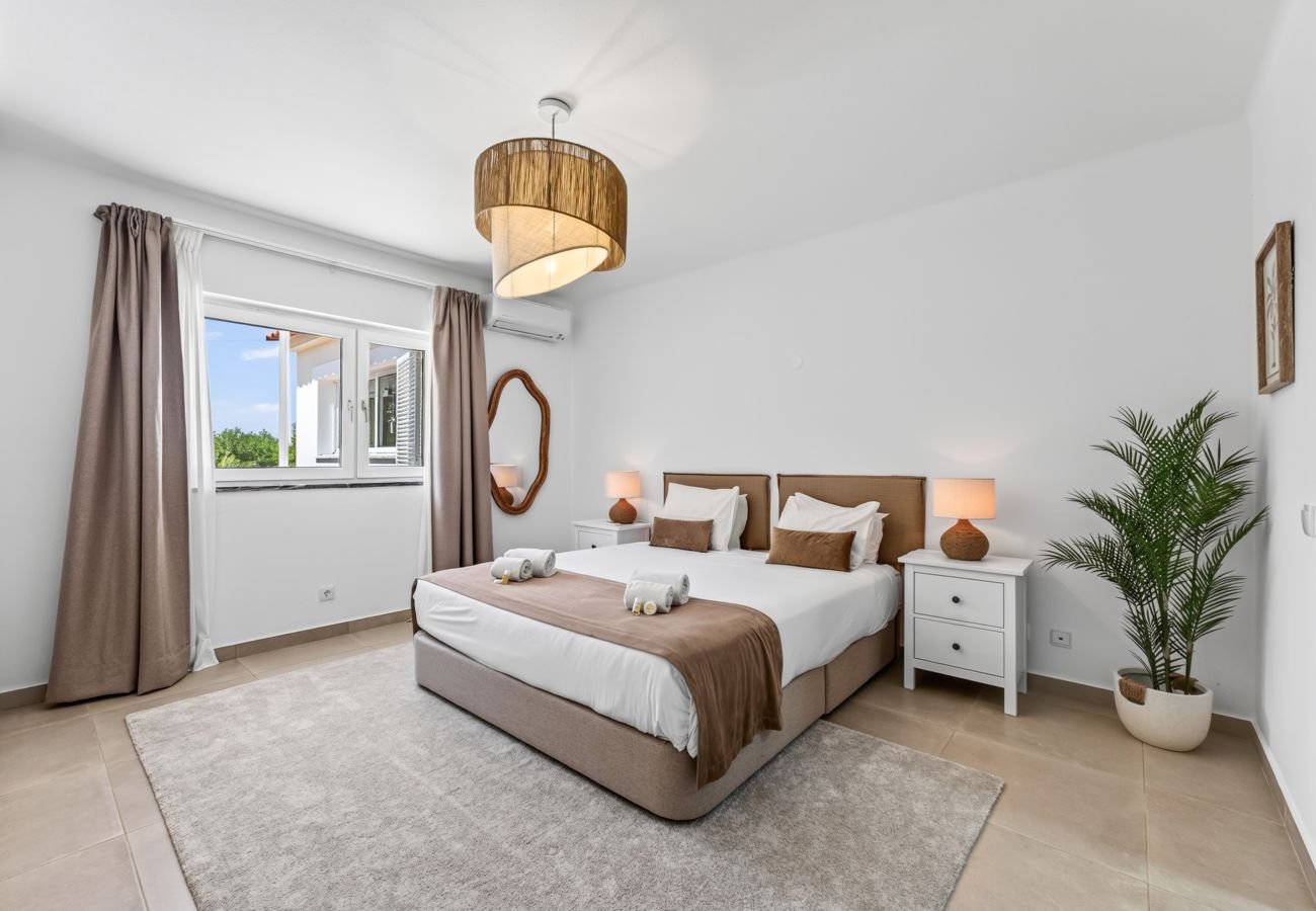 Villa em Carvoeiro - Villa Ursa | 6 quartos | Jacuzzi | Benagil