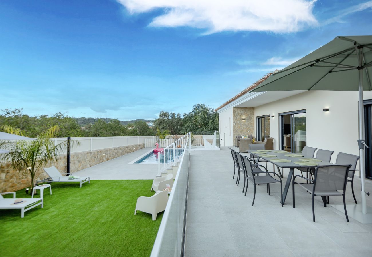 Villa em Boliqueime - Villa Citrus | 4 quartos | Nova | Piscina Privada
