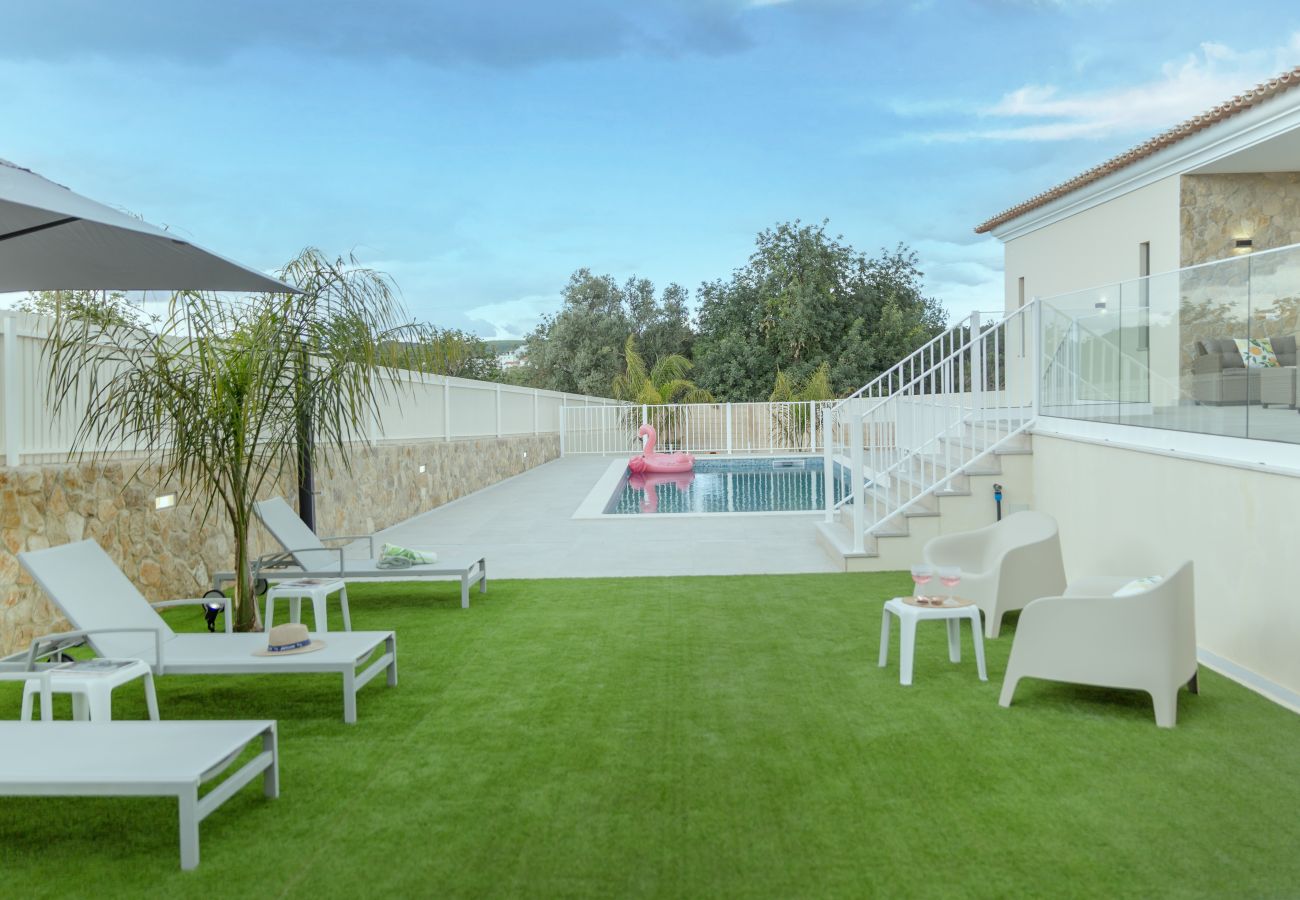 Villa em Boliqueime - Villa Citrus | 4 quartos | Nova | Piscina Privada