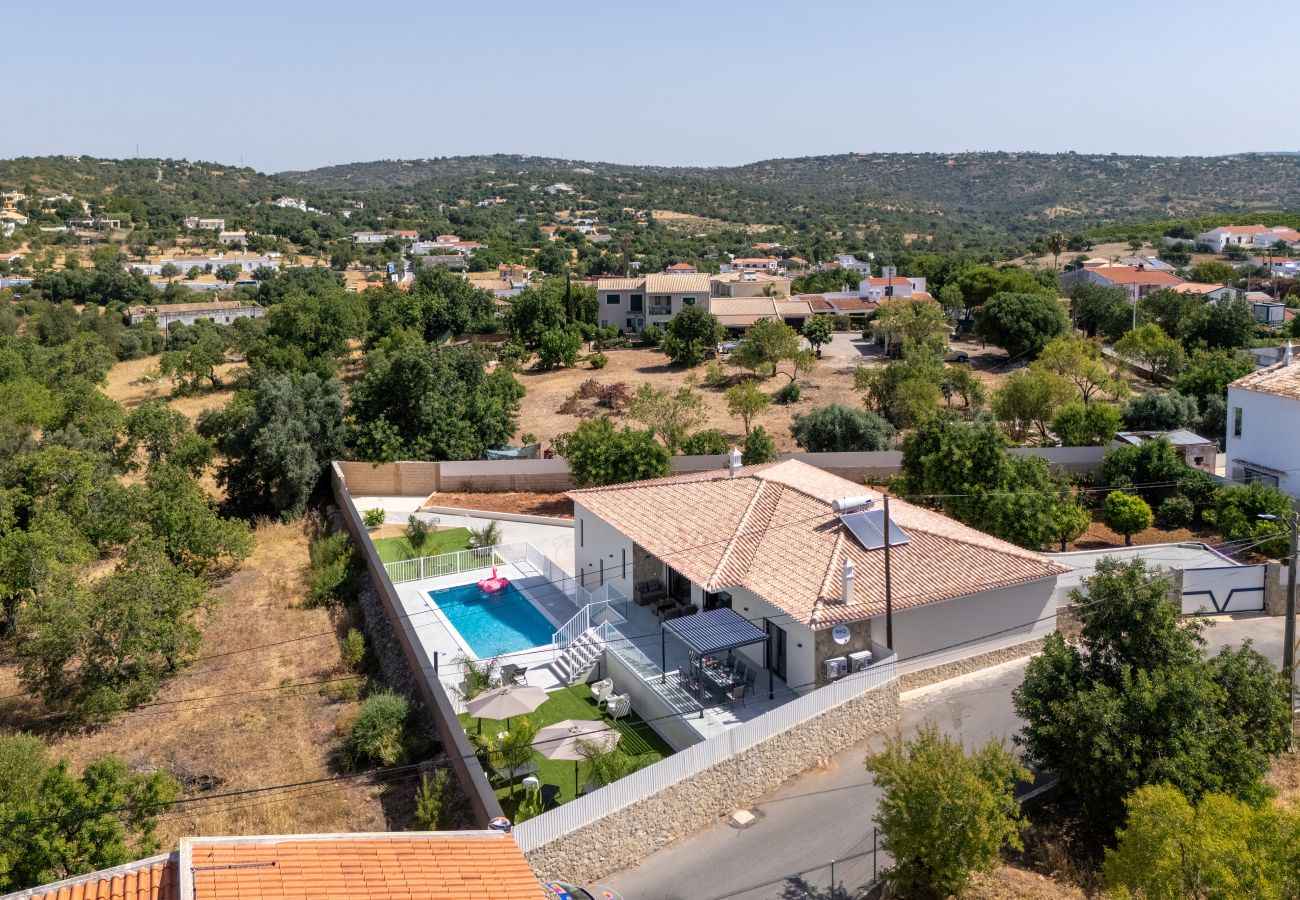 Villa em Boliqueime - Villa Citrus | 4 quartos | Nova | Piscina Privada