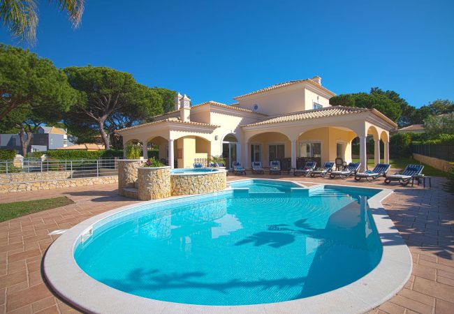 Villa/Dettached house in Vilamoura - Villa Hera | 6 Bedrooms | Outdoor Spa & More | ViIamoura