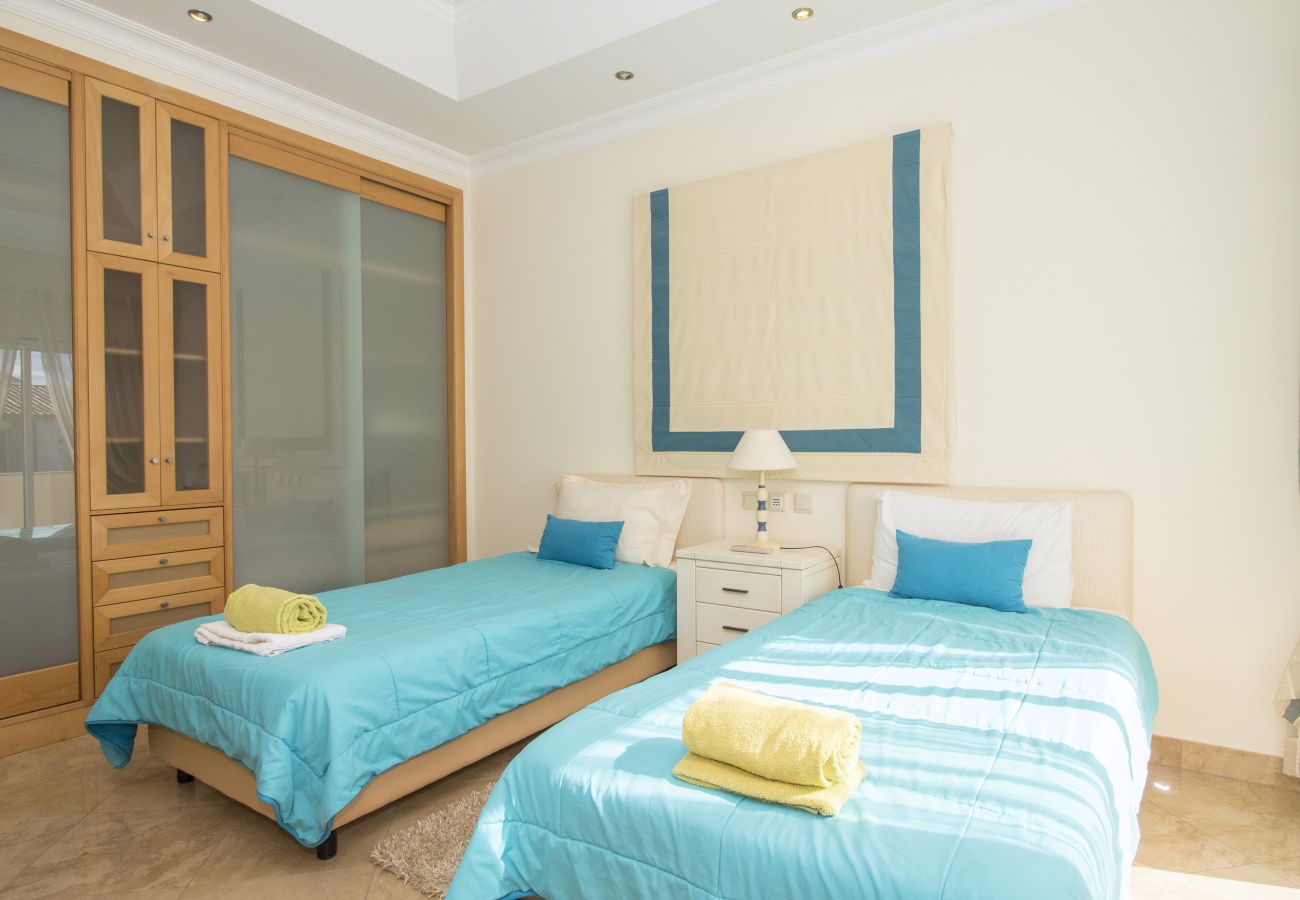 Villa in Vilamoura - Villa Hera | 6 Bedrooms | Outdoor Spa & More | ViIamoura