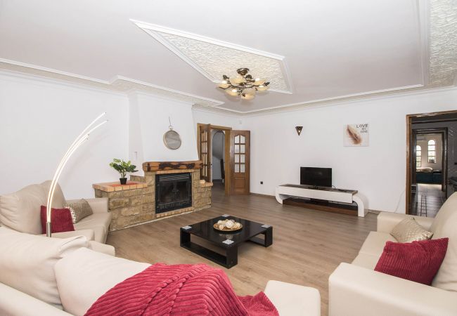 Villa in Galé - Villa Magali | 4 Bedrooms | Walking Distance to Beach | Galé Villa in Galé - Villa Magali | 4 Bedrooms | Walking Distance to Beach | Galé