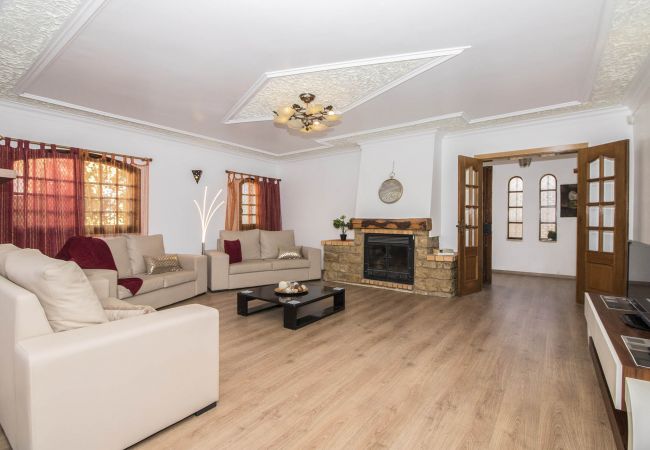 Villa in Galé - Villa Magali | 4 Bedrooms | Walking Distance to Beach | Galé Villa in Galé - Villa Magali | 4 Bedrooms | Walking Distance to Beach | Galé