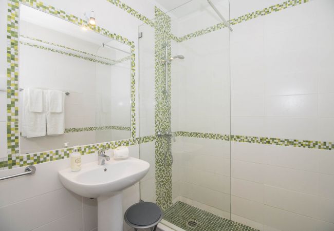 Villa in Galé - Villa Magali | 4 Bedrooms | Walking Distance to Beach | Galé Villa in Galé - Villa Magali | 4 Bedrooms | Walking Distance to Beach | Galé