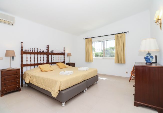 Villa in Vilamoura - Villa Joselina | 4 Bedrooms | Golf Views | Vilamoura Villa in Vilamoura - Villa Joselina | 4 Bedrooms | Golf Views | Vilamoura