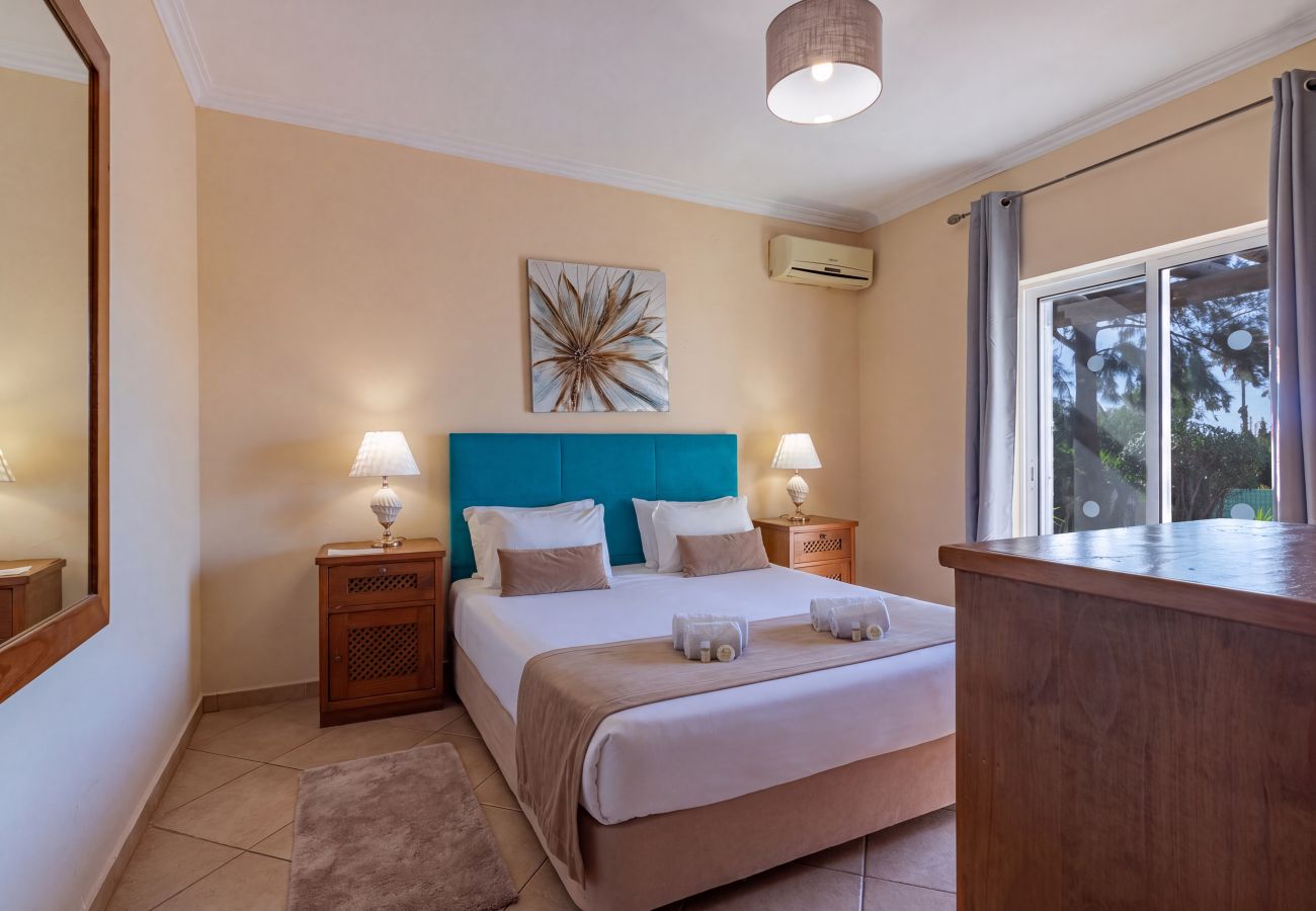 Villa in Vilamoura - Villa Anita | 5 Bedrooms | Private | Vilamoura