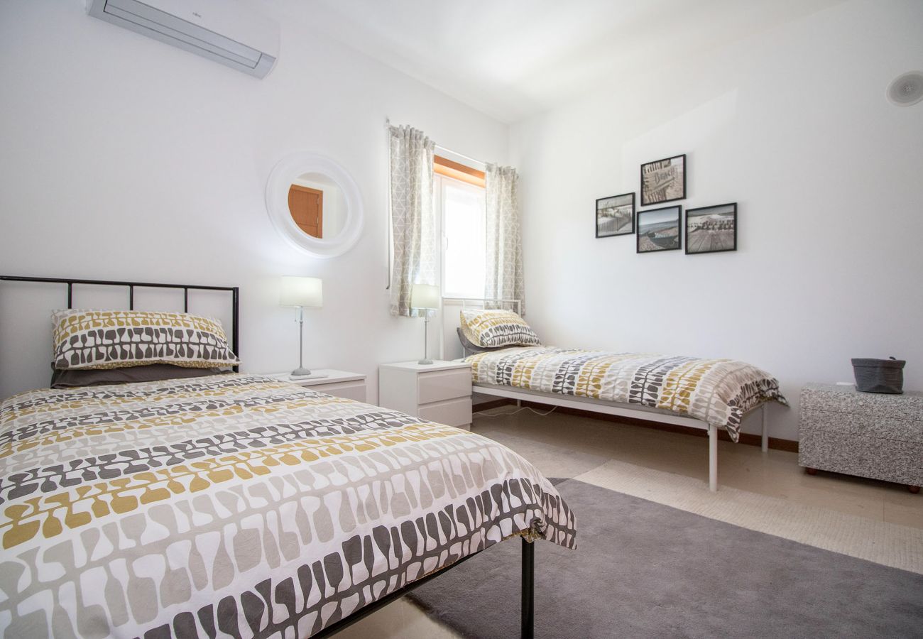 Terraced House in Almancil - Casa Granada | 4 Bedrooms | Private Pool | Varandas do Lago